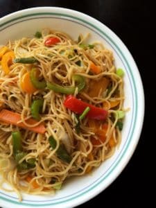 veg hakka noodles