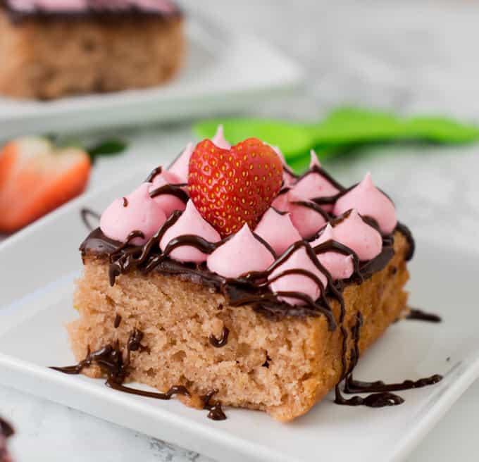 Soft Strawberry Cake - Cakes by MK