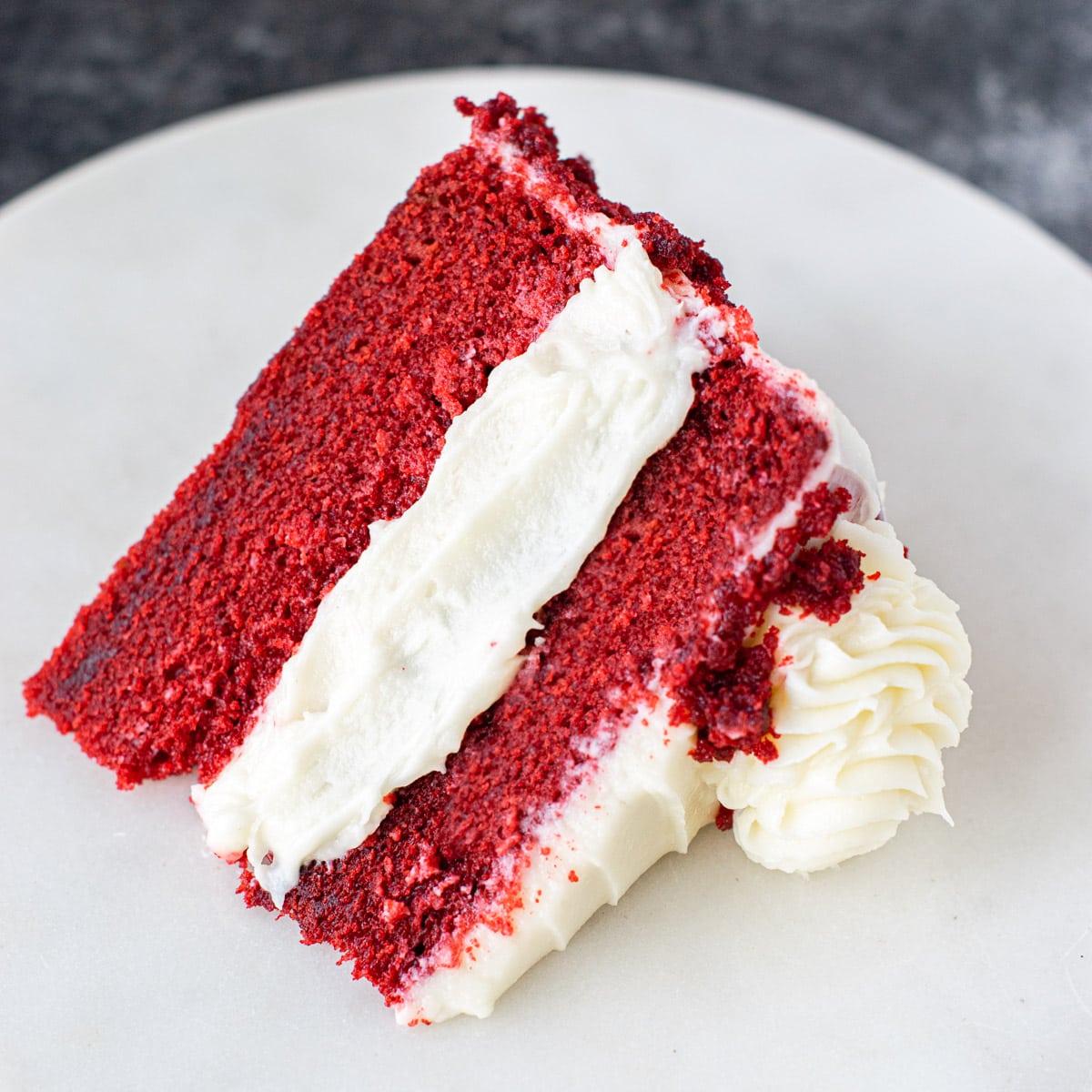 https://carveyourcraving.com/wp-content/uploads/2023/02/Best-Red-velvet-cake.jpg